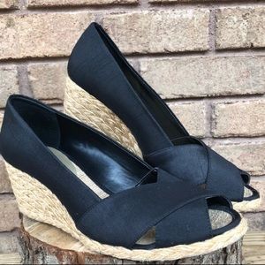 Adrienne vitadini wedges in Black. Size 7.5.